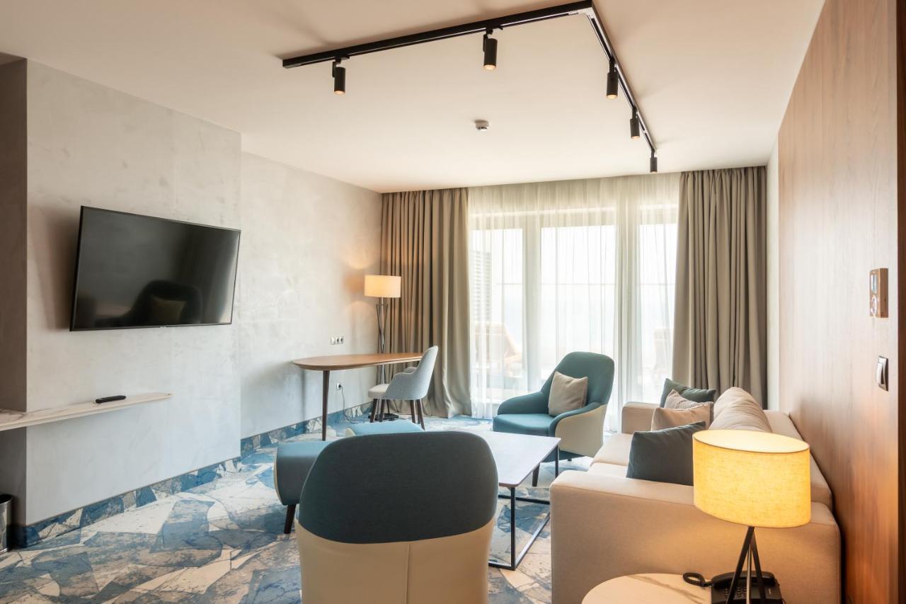 Astoria Inclusive- Private & Club