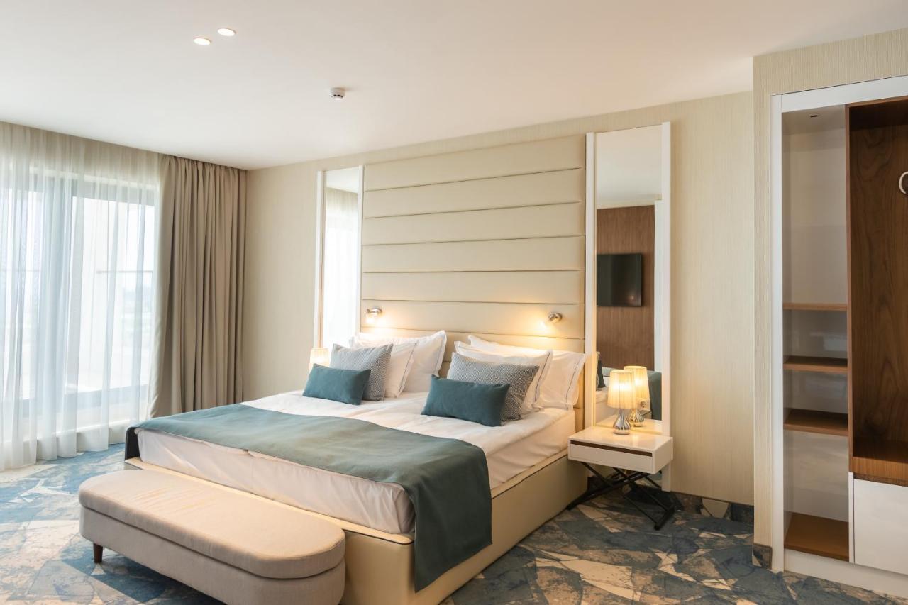 Hotel Astoria Inclusive- Private & Club 4*