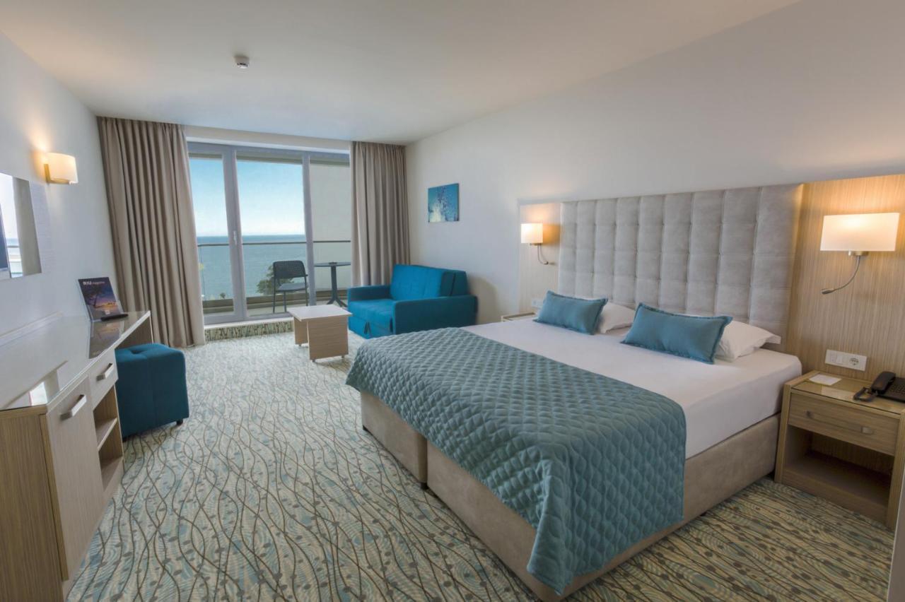 Hotel Astoria Inclusive- Private & Club 4*