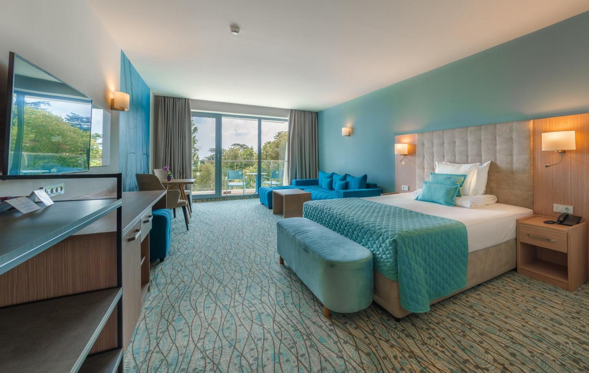 Astoria Inclusive- Private & Club