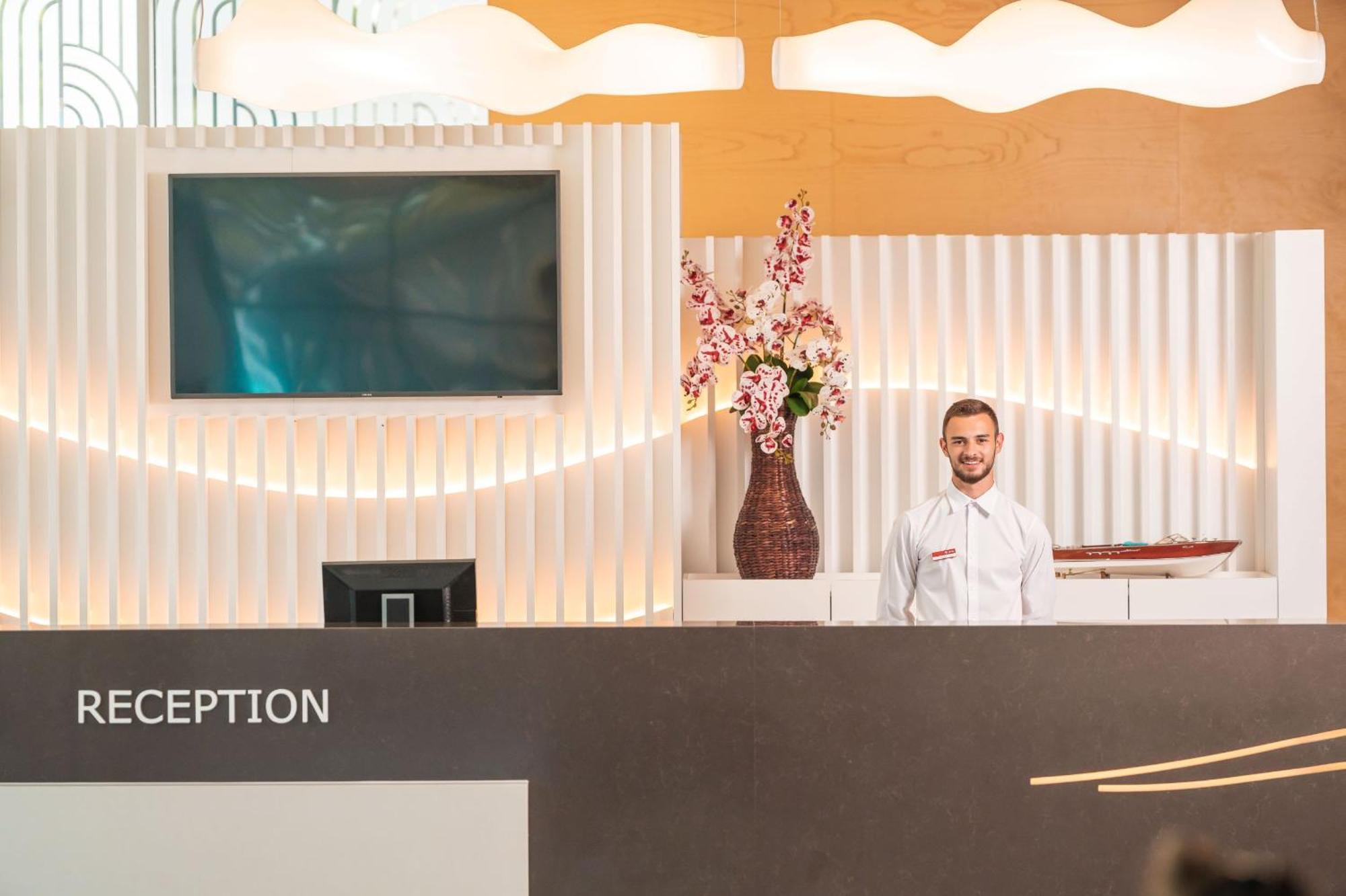 Hotel Astoria Inclusive- Private & Club